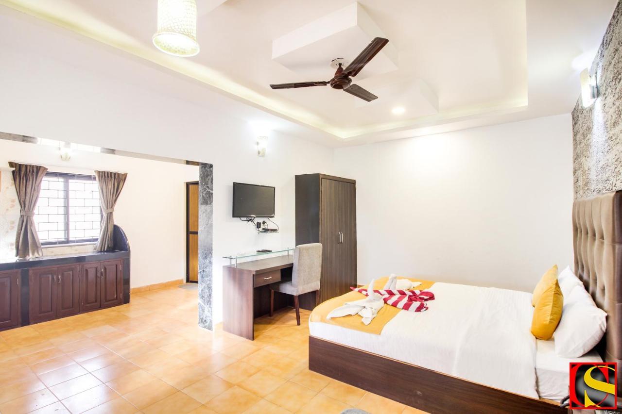 Candolim Sands Hotel Exterior foto